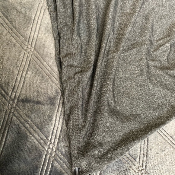 Lululemon tank - Picture 4 of 4